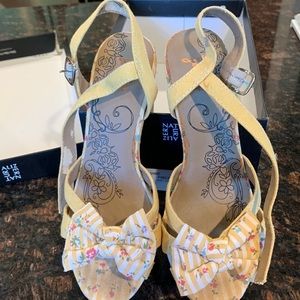 Chunky platform sandal -yellow